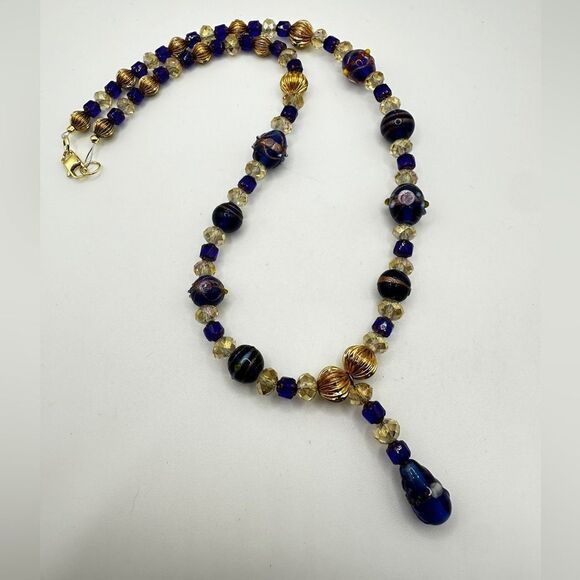 21" of all Glass, faceted crystal and gold accent beads necklace! - Picture 13 of 14